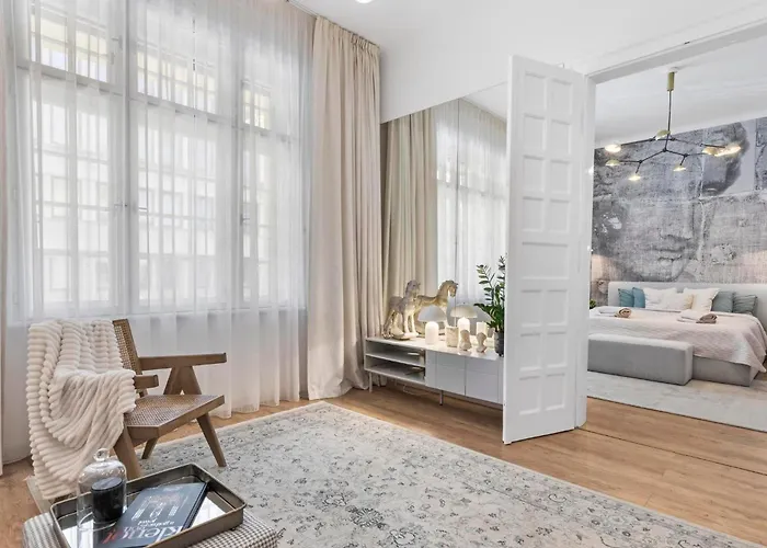 Stylish 2br In Old Town *