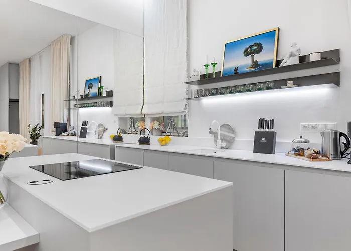 Stylish 2br In Old Town *