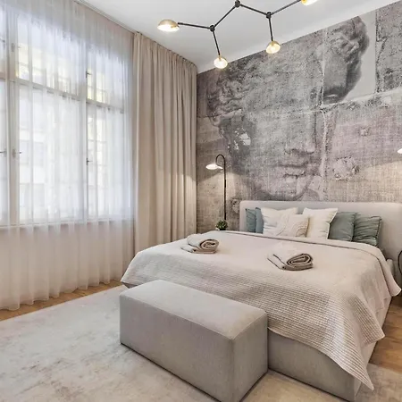 Stylish 2br In Old Town Bratislava