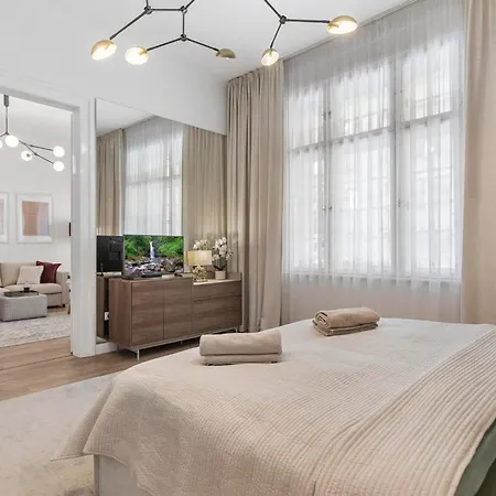 Stylish 2br In Old Town Bratislava